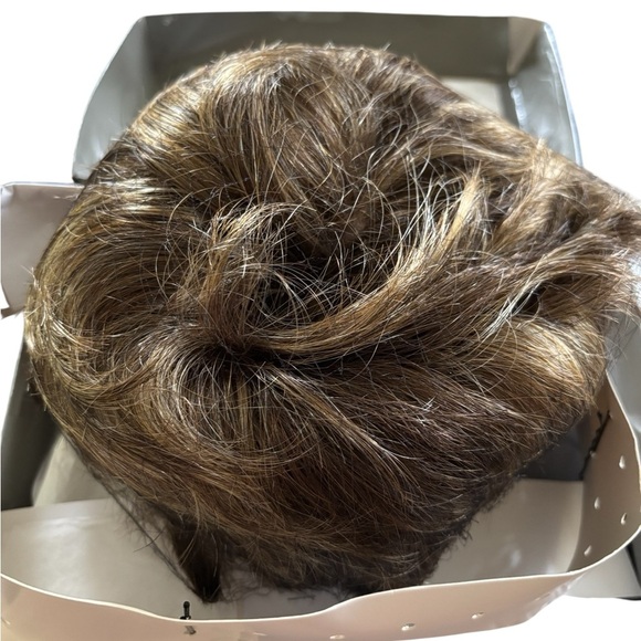 Raquel Welsh Signature Collection WINNER Wig in R11S+ Glazed Mocha Ultra Petite - Picture 2 of 7